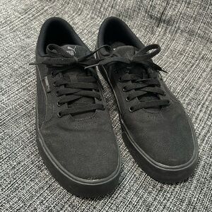 PUMA - Soft foam men’s sneakers - size 11 - canva black